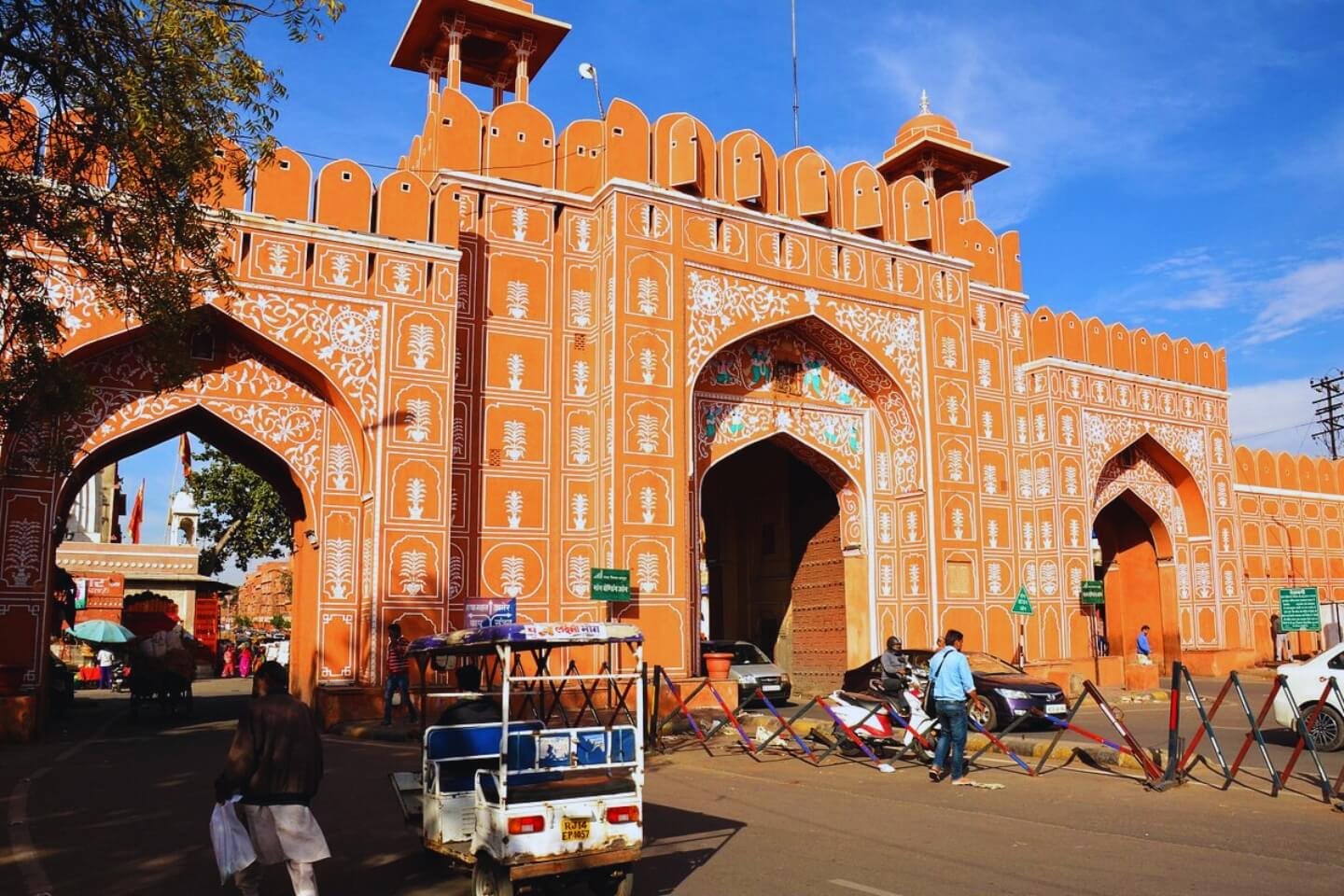 chand-pol-moon-gate-jaipur-history-jaipur-tourism.jpg