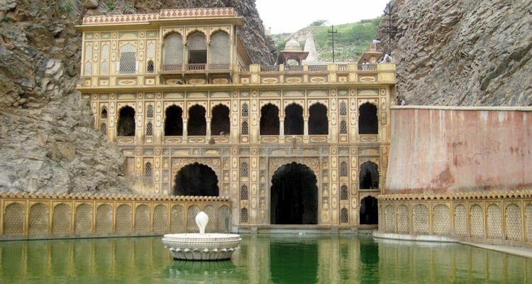 galtaji-temple-jaipur-tourism-entry-ticket-price