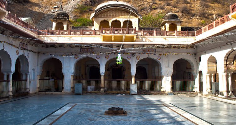 galtaji-temple-jaipur-tourism-holidays-closed-on-timings